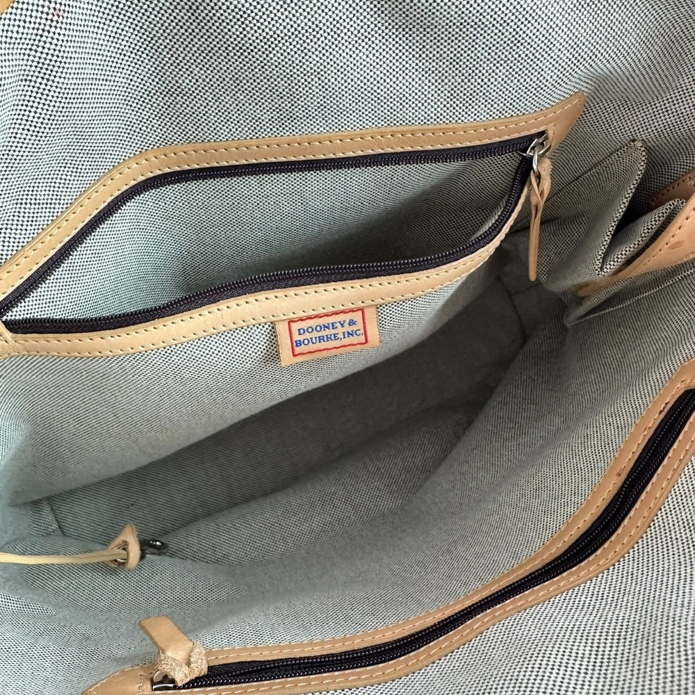 Vintage Dooney & Bourke Cabriolet Medium Signature Tan Shopper Tote Bag - Picture 12 of 12